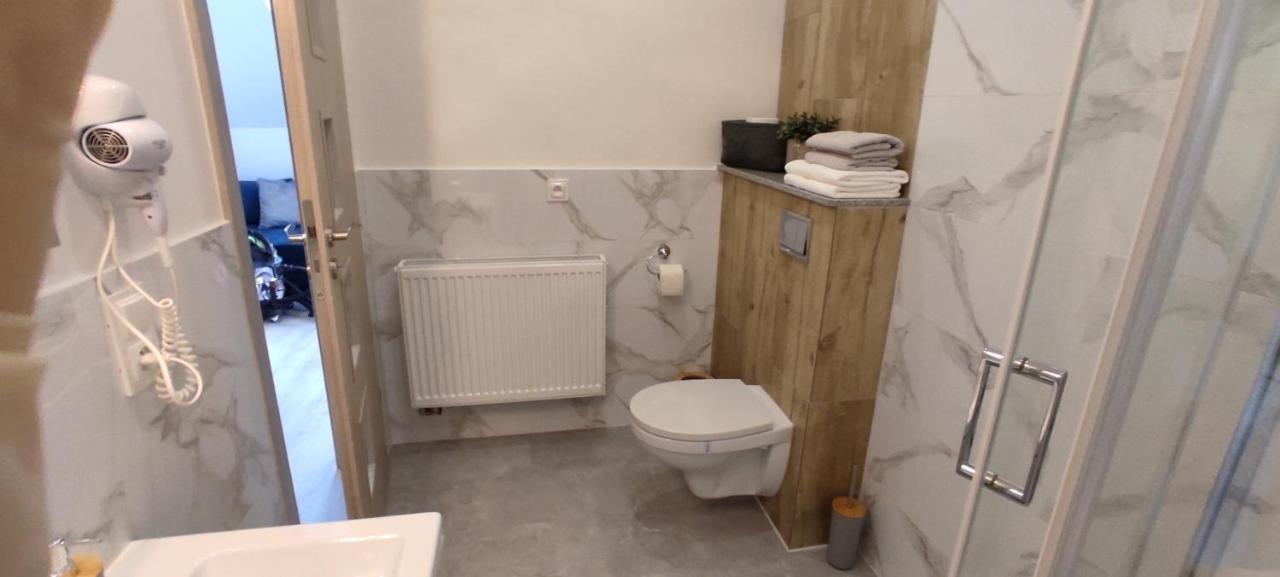 Pokoje Goscinne I Apartamenty Margaret Kudowa-Zdroj Bagian luar foto