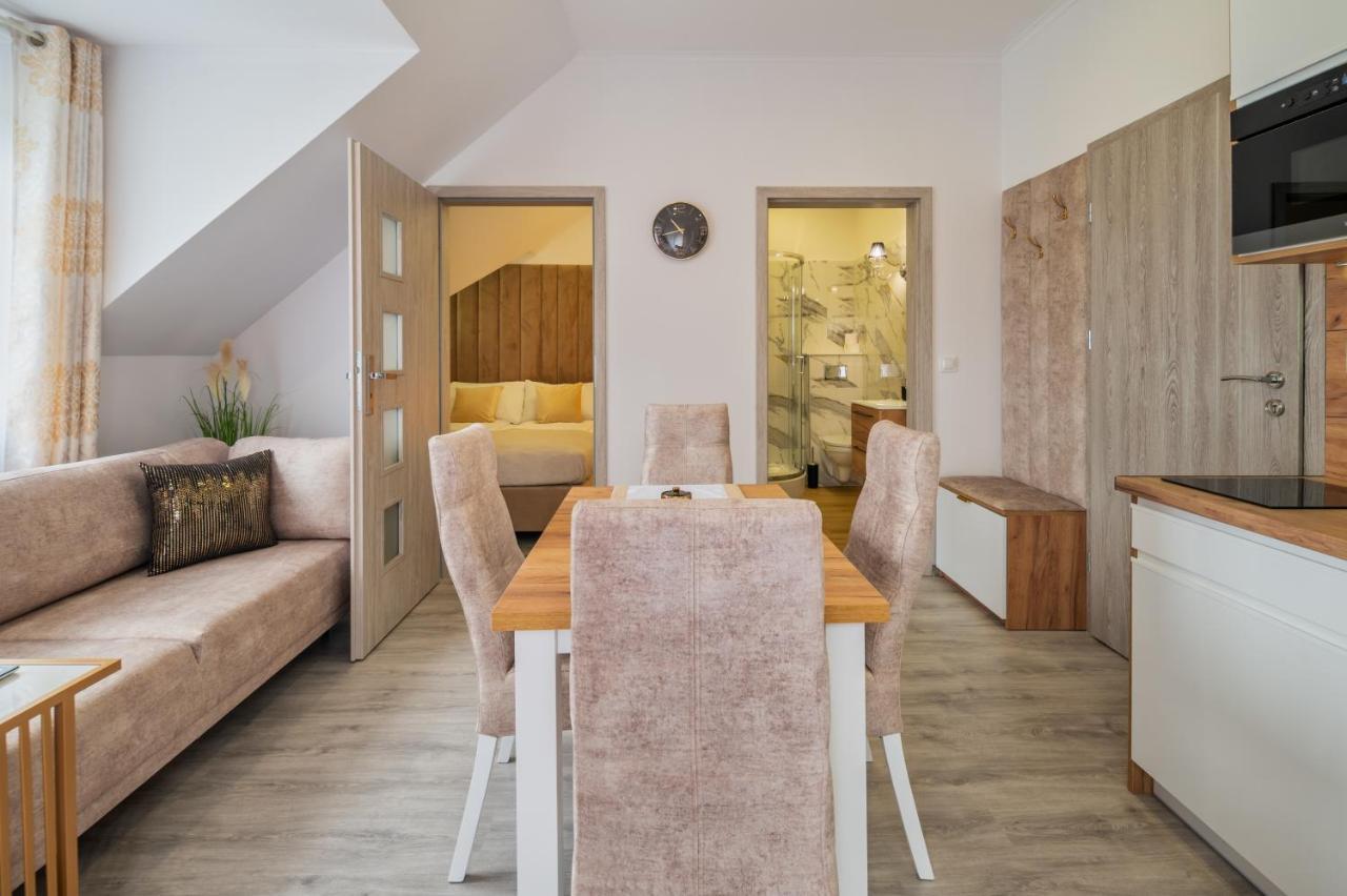 Pokoje Goscinne I Apartamenty Margaret Kudowa-Zdroj Bagian luar foto